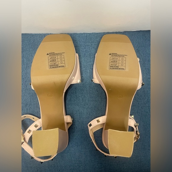 Rampage Light Pink Gold Studded Sandal Heels size 10 - Picture 10 of 15